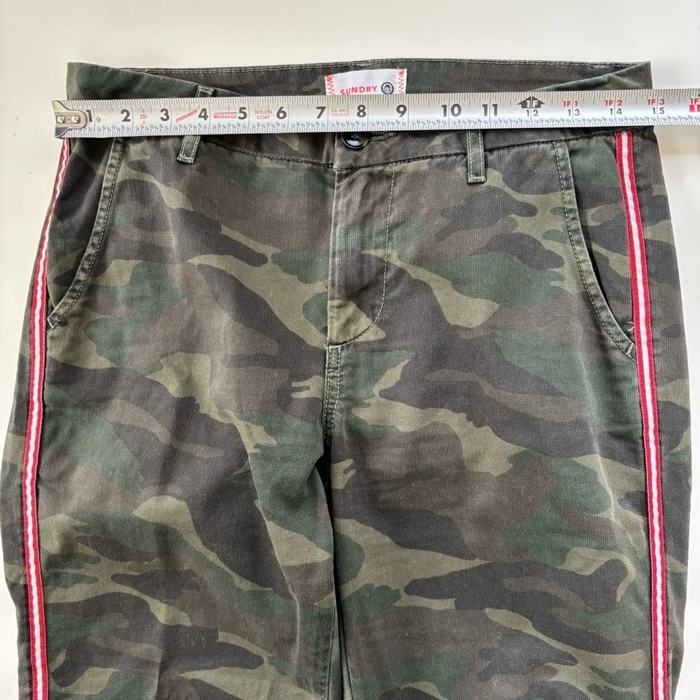 SUNDRY Women's Striped-Trim Camo Jogger Pants Size 25
